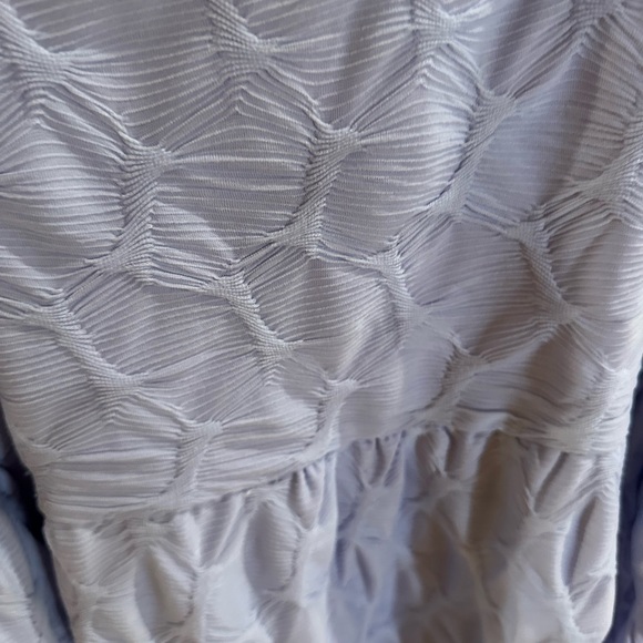 Beautiful dress - Picture 5 of 10